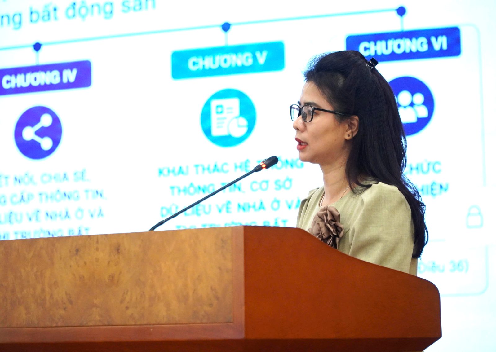 Bà Hoàng Thu Hằng, Phó cục trưởng Cục Quản lý nhà và thị trường bất động sản, Bộ Xây dựng.