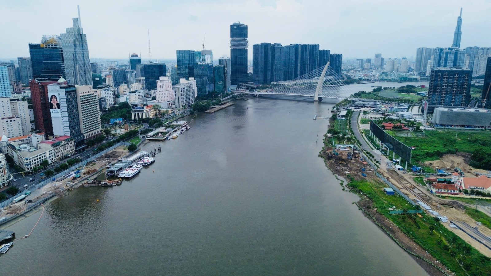 Đường ven sông đi qua nội đô cần được thiết kế hài hòa.